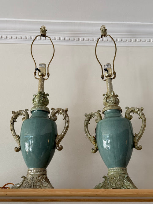 A Pair Of Vintage Porcelain Table Lamp