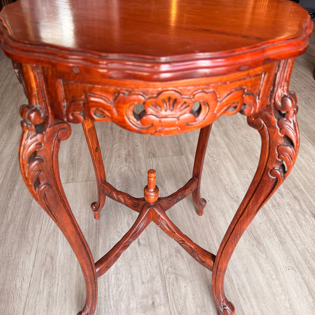 Vintage Chippendale Mahogany Carved Plant Stand/ Pedestal