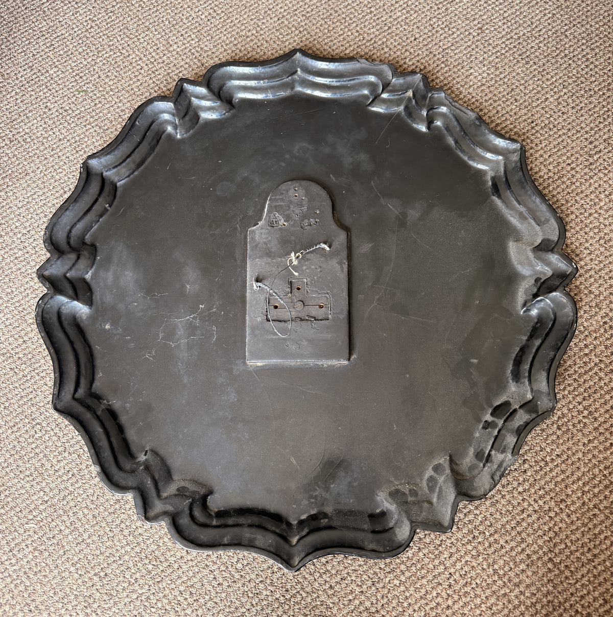 A Victorian Black-Lacquered Papier-Mâché Tray with Mother-of-Pearl Inlay and Gilt Floral Decoration, Mid-19th Century
